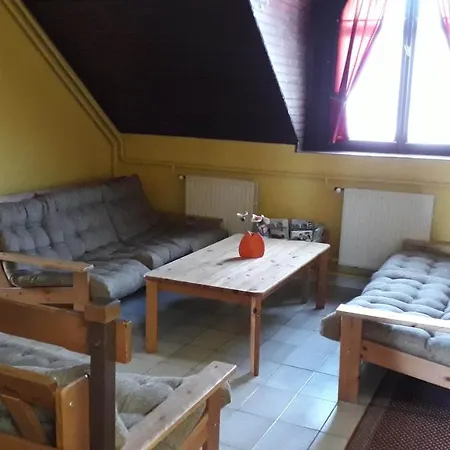 Centrum Apartman 게스트하우스 *