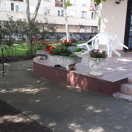 Centrum Apartman 招待所